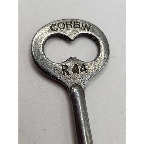 Vintage Corbin R44 Clock or Cabinet Skeleton Key 3” Nickel Steel - Picture 4 of 4